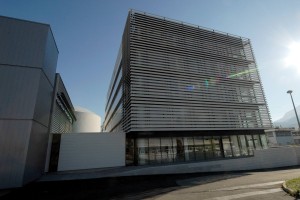 Institut Laue-Langevin -  Vue du parvis