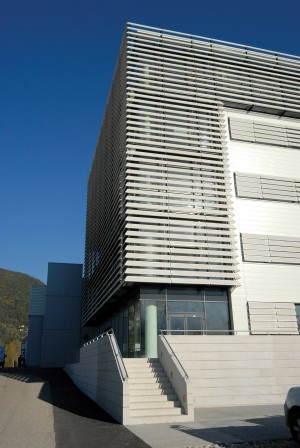 Institut Laue-Langevin -  détail architectonique