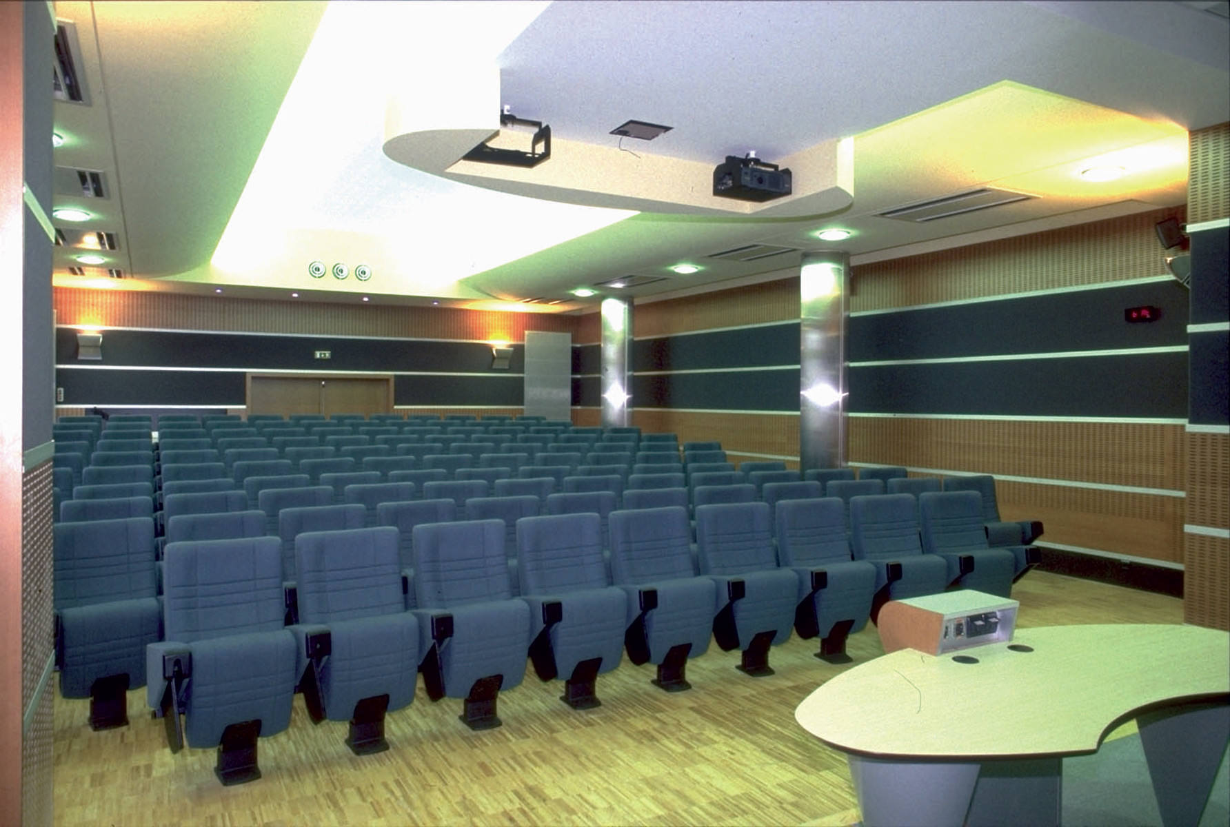 CNRS - Salle de conférence et Bibliothèque - Grenoble